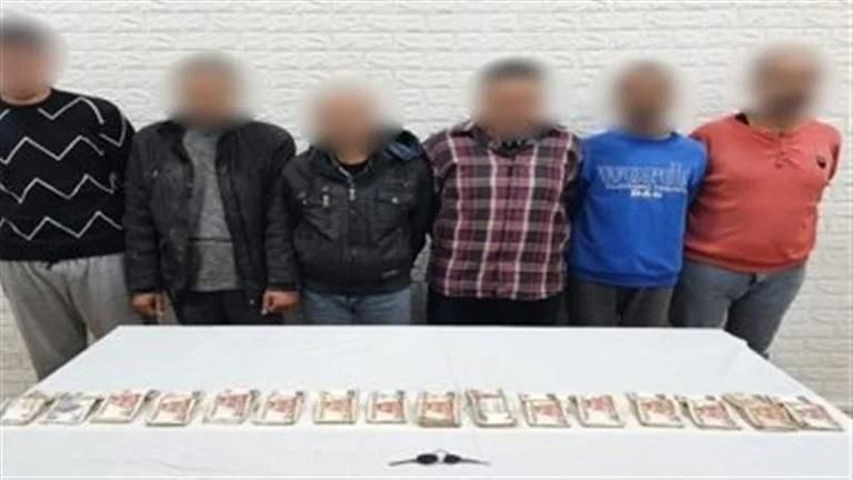"إحنا مباحث".. سقوط عصابة "الشرطة المزيفة" لسرقة صاحب محل ونجله بالدرب الأحمر