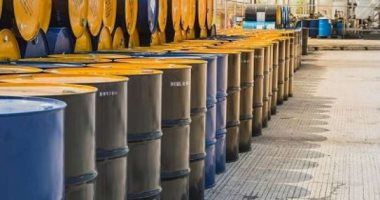تراجع أسبوعى لأسعار النفط بالأسواق العالمية.. 0.5% لبرنت و1.1% للخام الأمريكى