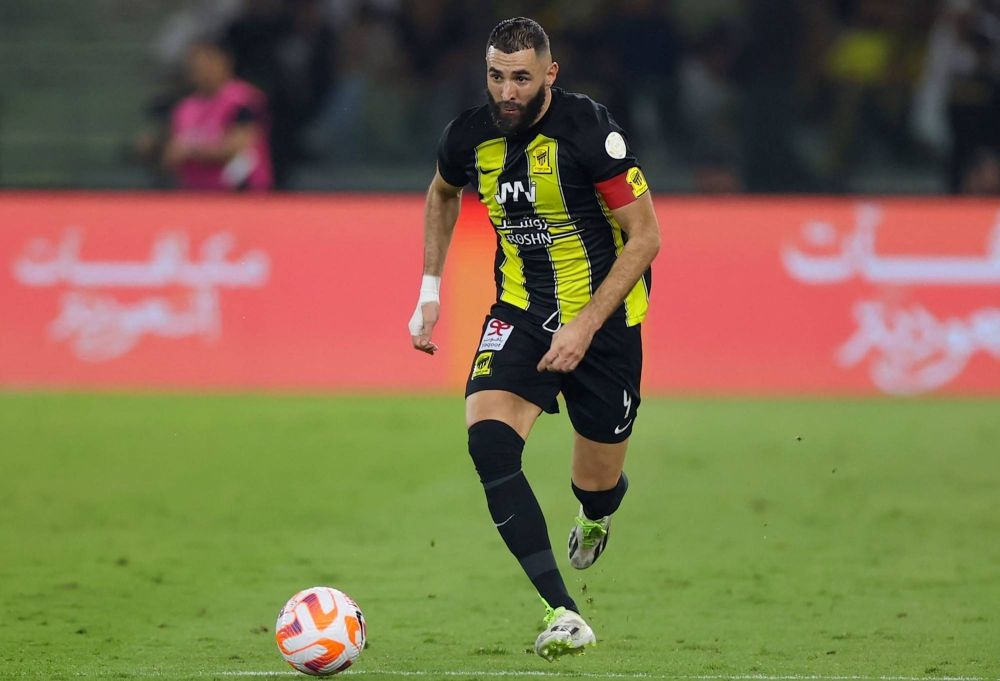 الامارات | بنزيما محتجز في موريشيوس.. واتحاد جدة يستبعده من معسكر دبي