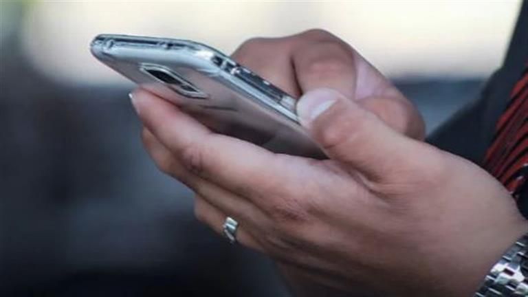 ضرب وتجريد ملابس - نهاية صادمة لـ3 لصوص حاولوا سرقة هواتف محمولة.. هذا ما حدث