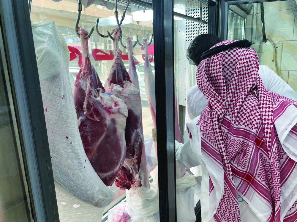انخفاض سعر اللحم البقري والجملي في ديسمبر.. وارتفاع الضأن