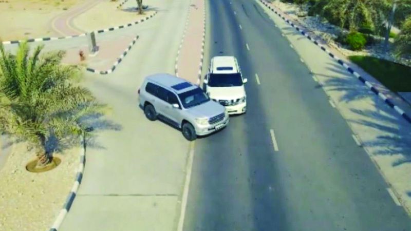 الامارات | سائقون يشكون سلوكيات خطأ على الشوارع.. والسبب الانشغال بالهاتف