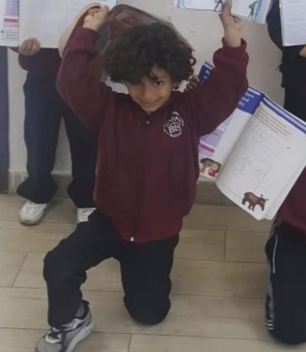 أم فلسطينية تودع طفلها الشهيد: «خالد كان مشروع حياتي»