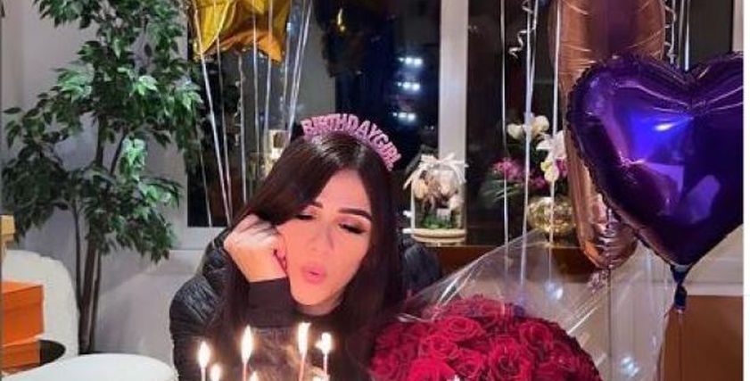 سر اختفاء أحمد العوضي عن عيد ميلاد ياسمين عبد العزيز.. ما علاقة ليلى عبد اللطيف؟
