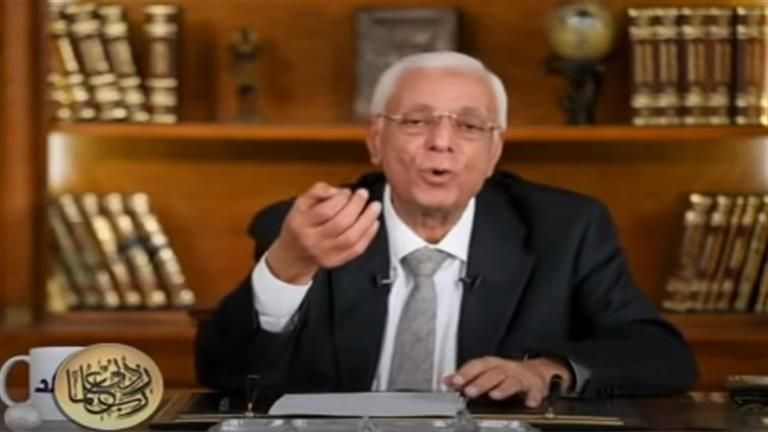 لخفض الكوليسترول وضغط الدم.. حسام موافي يحذر من تناول الفاكهة في هذا التوقيت