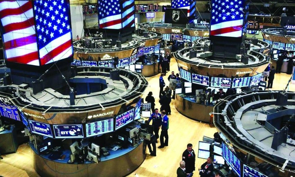 هبوط "داو جونز".. "وول ستريت" تفتح منخفضة بقيادة آبل وتسلا