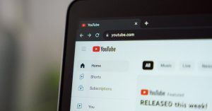 تكنولوجيا: منصة YouTube تقول إن حالات التباطؤ الأخيرة في المتصفح ليست جزءًا من حملة حظر الإعلانات
