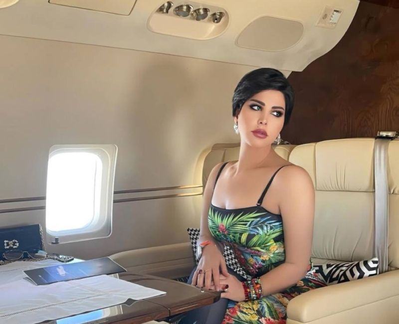 فستان جريء.. شاهد شمس الكويتية تثير الجدل بإطلالة فاتنة
