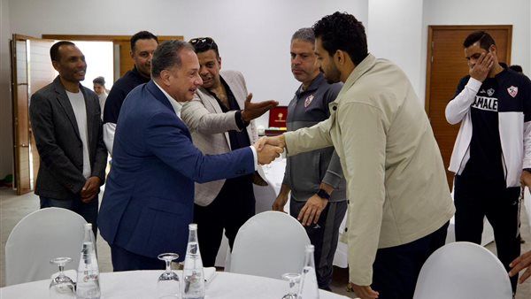 سفير مصر فى الإمارات يطمئن على بعثة الزمالك