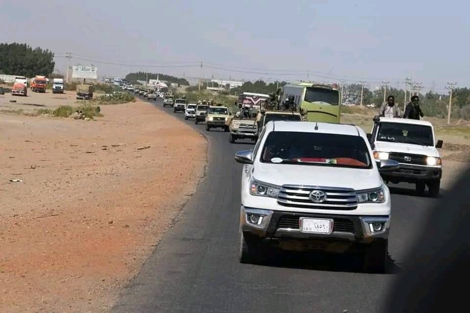مناوي في نهر النيل ترافقه قوة كبيرة .. ما القصة؟