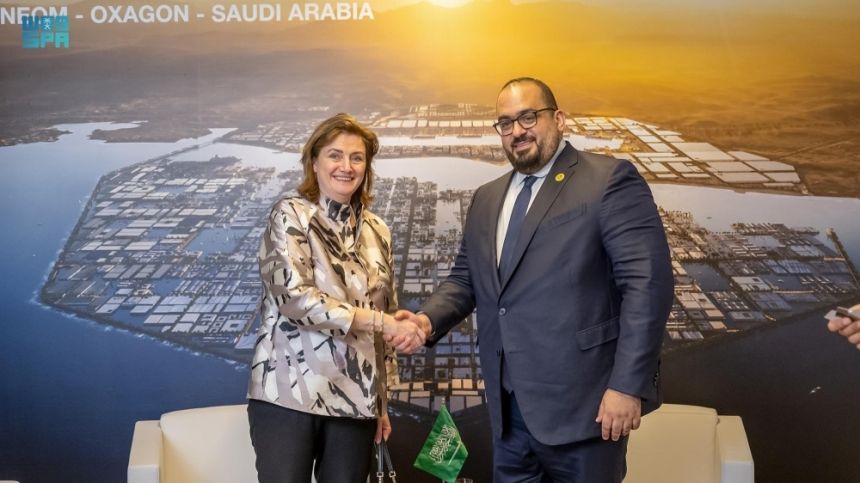 السعودية في دافوس.. تفاصيل لقاءات وزيري المالية والاقتصاد بالمنتدى