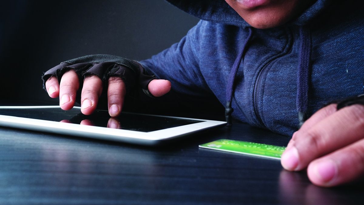 الامارات | محتالون يستدرجون الضحايا  بـ «إعلانات توظيف» وهمية