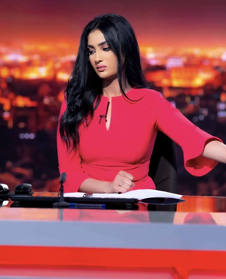 شاهد بالصور.. بالأحمر الأنيق.. حسناء الشاشة تسابيح خاطر تبهر المتابعين بإطلالة ساحرة وتقول فيها: (لا تقتل شعوري)