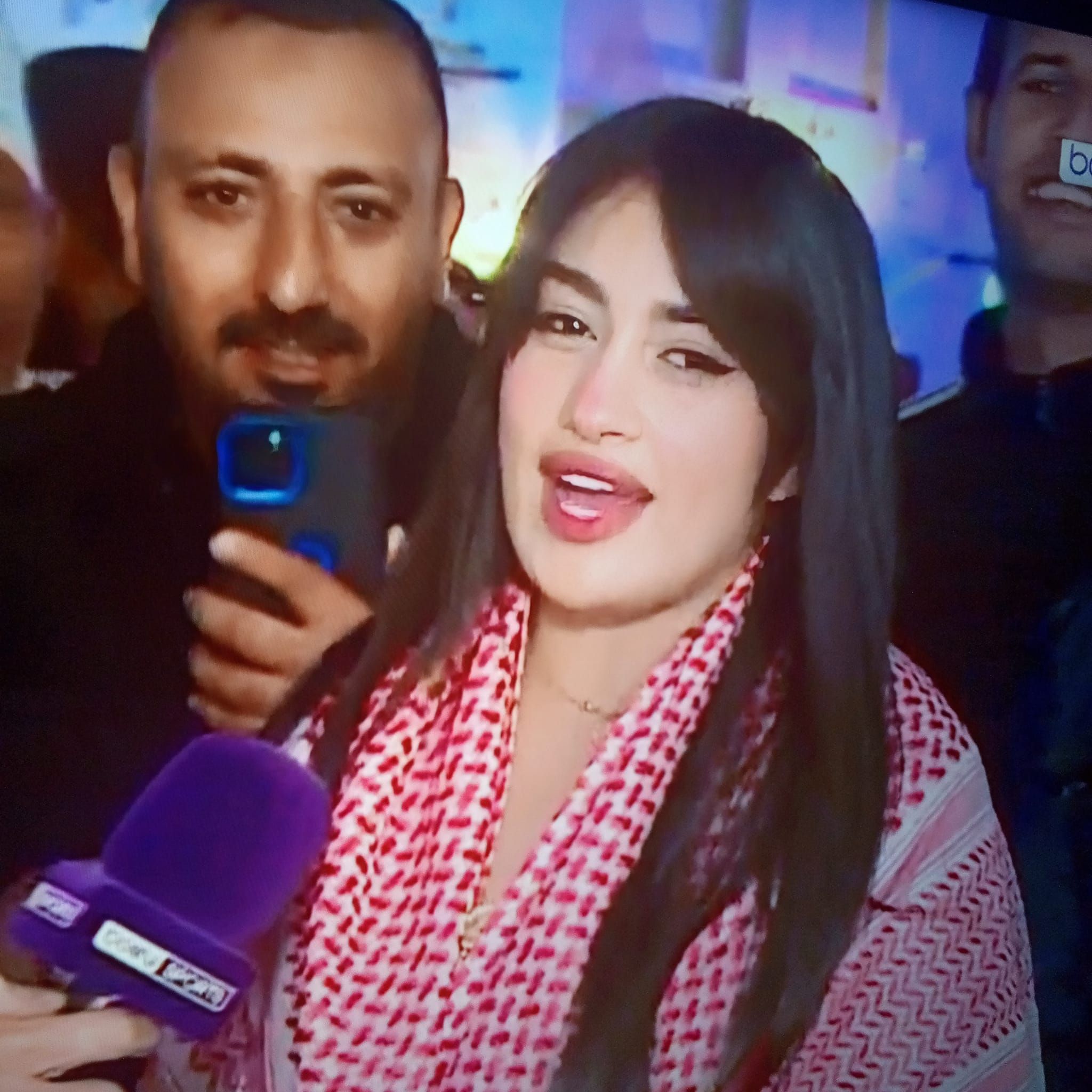 شاهد بالصور.. ظهور شبيهة المودل والراقصة السودانية المثيرة للجدل آية أفرو في الأردن ومتابعون: (سبحان الله بس فولة وانقسمت نصفين)
