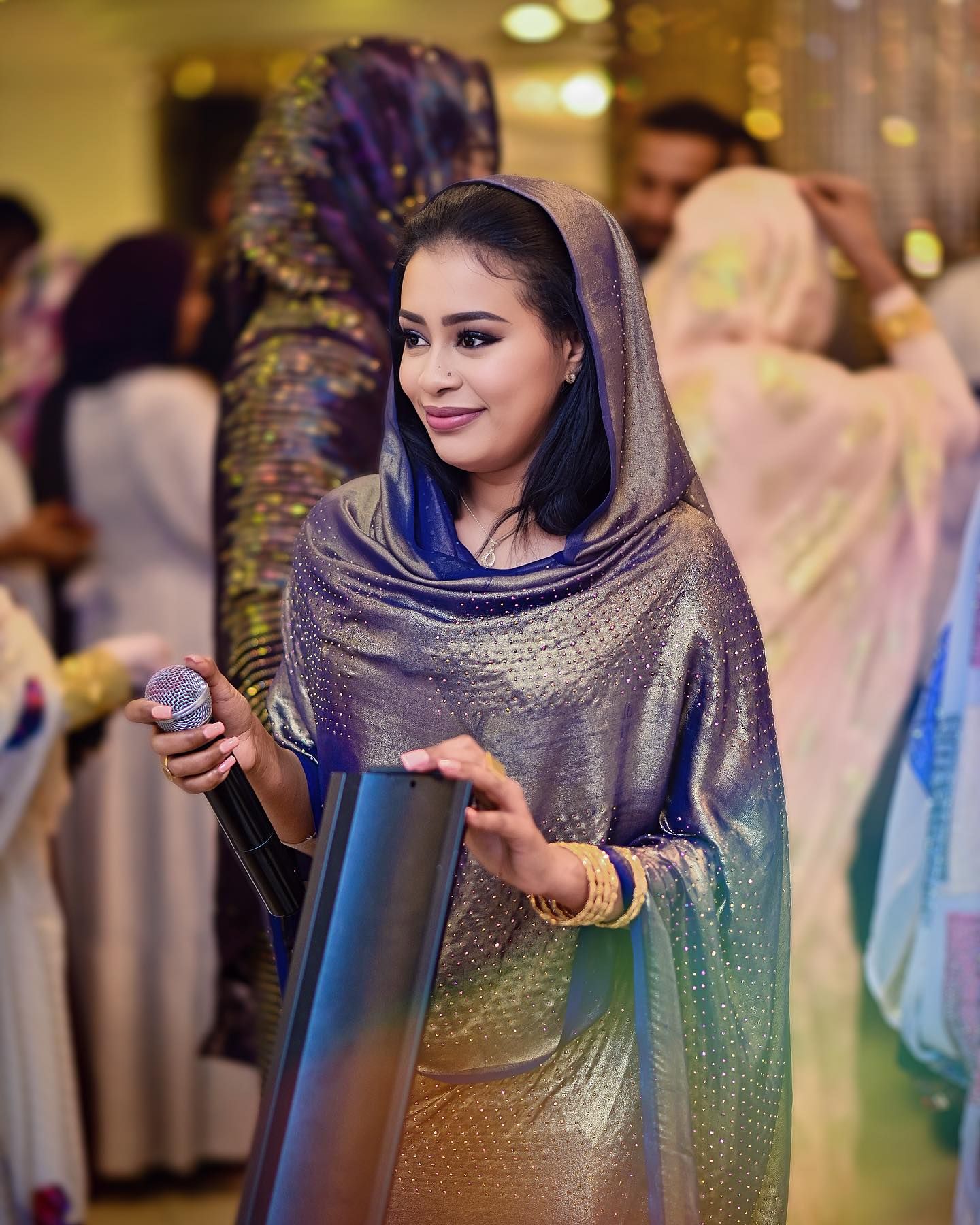 شاهد بالصور.. الفنانة إيمان الشريف تخطف قلوب المتابعين بإطلالة ساحرة ومبهرة والجمهور يتغزل: (عسل الشريف سبحان من صور.. وآية من الجمال وقطعة سكرة)