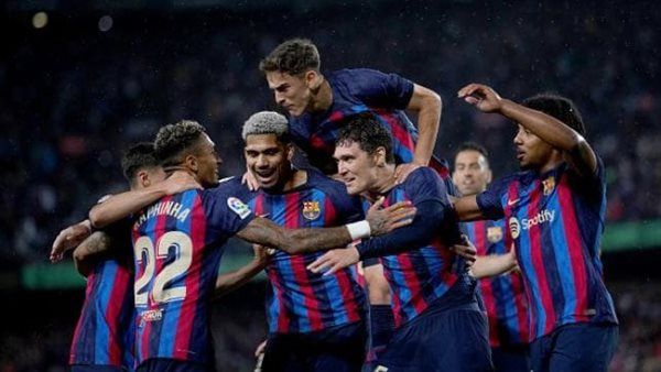تشكيل برشلونة المتوقع أمام ريال بيتيس في الدوري الإسباني