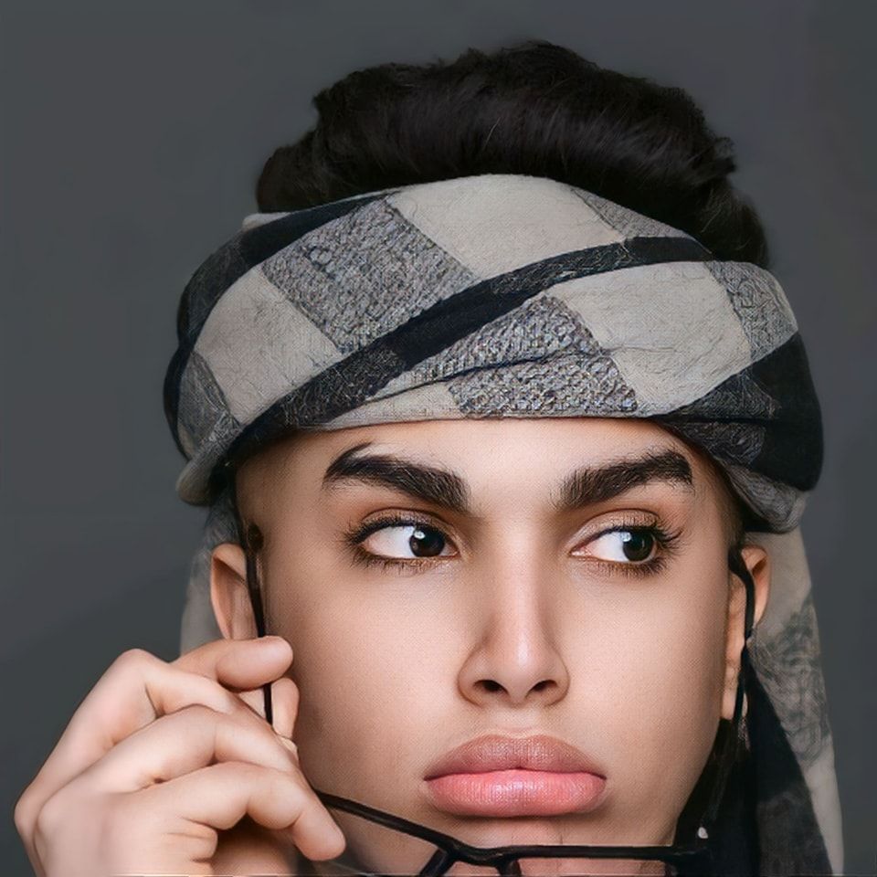 شاهد بالفيديو.. الناشط الشهير جوان الخطيب يظهر “ركبته” أمام الجميع ويقدم فاصل من الرقص المثير ويرد على أحدى المعلقات: (ركبتي انظف من تاريخك)