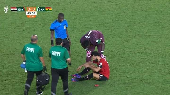 بعد إصابته.. ليفربول يطالب صلاح بالعودة لإنجلترا