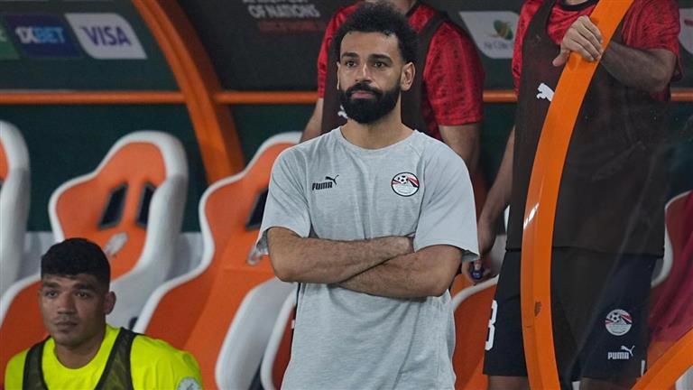 هل يعود محمد صلاح إلى منتخب مصر بعد سفره إلى ليفربول؟
