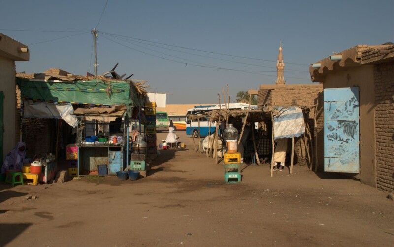 شندي .. انفجار حافلة ركاب بسبب لغم أرضي ووفاة ثلاثة في الحال