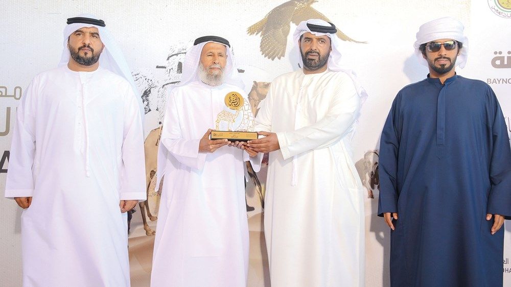 تتويج «مزاينة الإبل» في ثاني أيام مهرجان الظفرة الختامي
