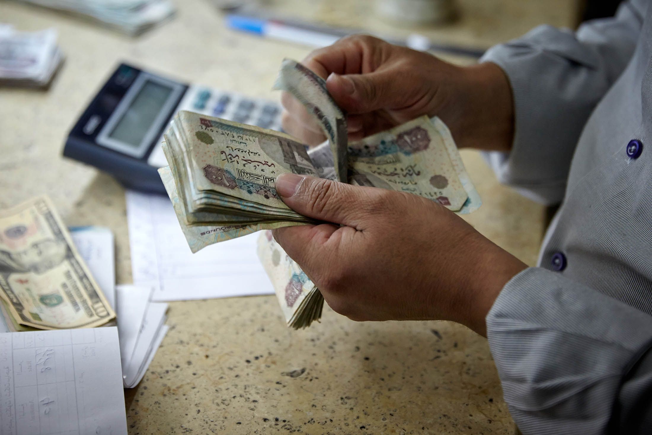 أخد كام كل شهر لو أودعت 100 ألف جنية في البنك