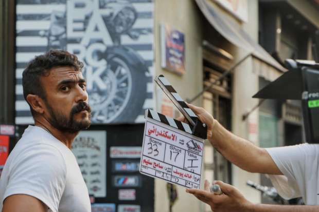 مشهد أكشن يُدخل أحمد العوضي المستشفى.. مصدر مقرب يكشف تطورات أزمتة الصحية