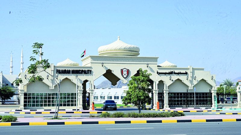 الامارات | إغلاق 54 منشأة صحية وغذائية بالفجيرة خلال 2023