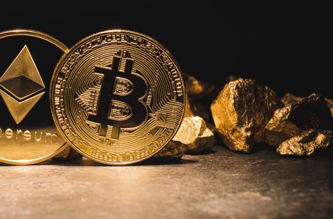 هل سيتفوق البيتكوين على الذهب في 2024 خاصة في حالة زيادة حجم تداول ETF البيتكوين؟