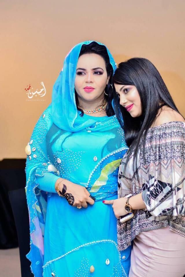 شاهد بالفيديو.. الفنانة ندى القلعة تخاطب الصحفية عائشة الماجدي والفنانة ميادة قمر الدين: (دايرات العرس وخائفات من الولادة) وساخرون: (حصلوا القلعة درعتها وكشحت الحلة)