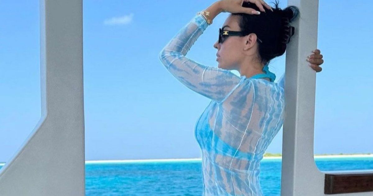 شاهدوا أجمل إطلالات جورجينا رودريغيز بملابس البحر خلال رحلتها إلى المالديف