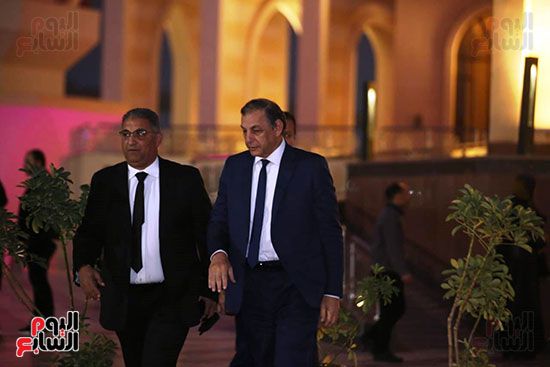 رموز الرياضة والمجتمع يتوافدون على عزاء العامري فاروق