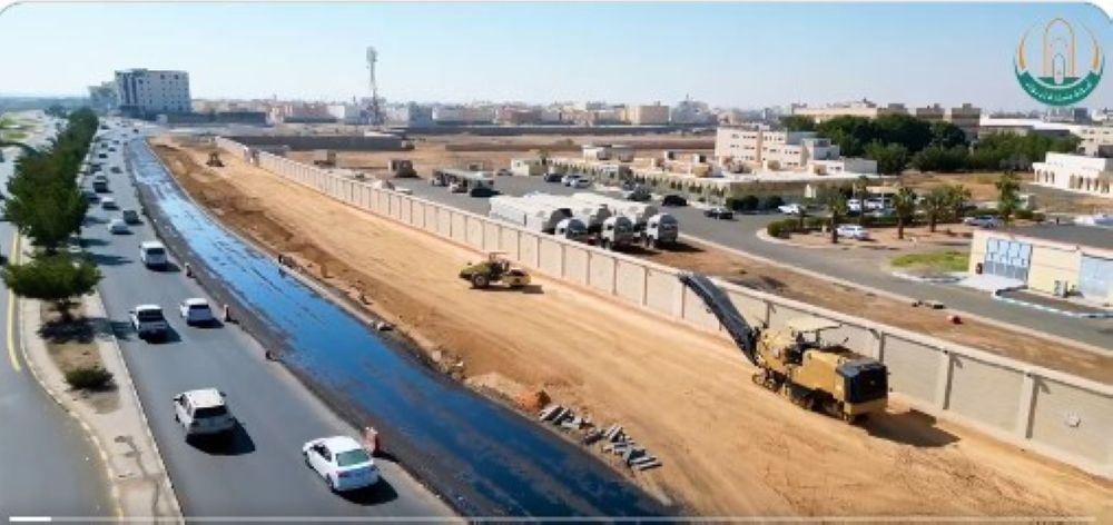 أمانة منطقة تبوك ترفع كفاءة الطرق وأعمال السلامة المرورية داخل المدينة