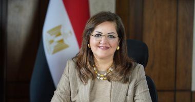 وزيرة التخطيط ومحافظ الوادى الجديد يفتتحان المرحلة الأولى من مشروع الجذب السكانى