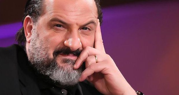 بعد وعكته الصحية.. خالد الصاوي يطل بفيديو ويطمئن الجمهور