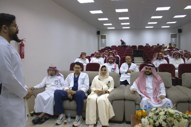 "قافلة طب الأسنان" تقدّم خدماتها المتكاملة لمنسوبي تطوير المناطق الجبلية بجازان