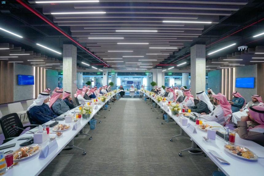 "الخريف" يبحث تعزيز تنافسية وكفاءة المنشآت في اجتماع المجلس الصناعي