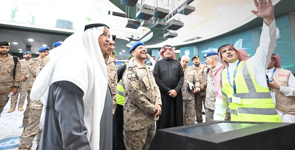 رئيس الأركان يتفقد استعدادات معرض الدفاع العالمي 2024