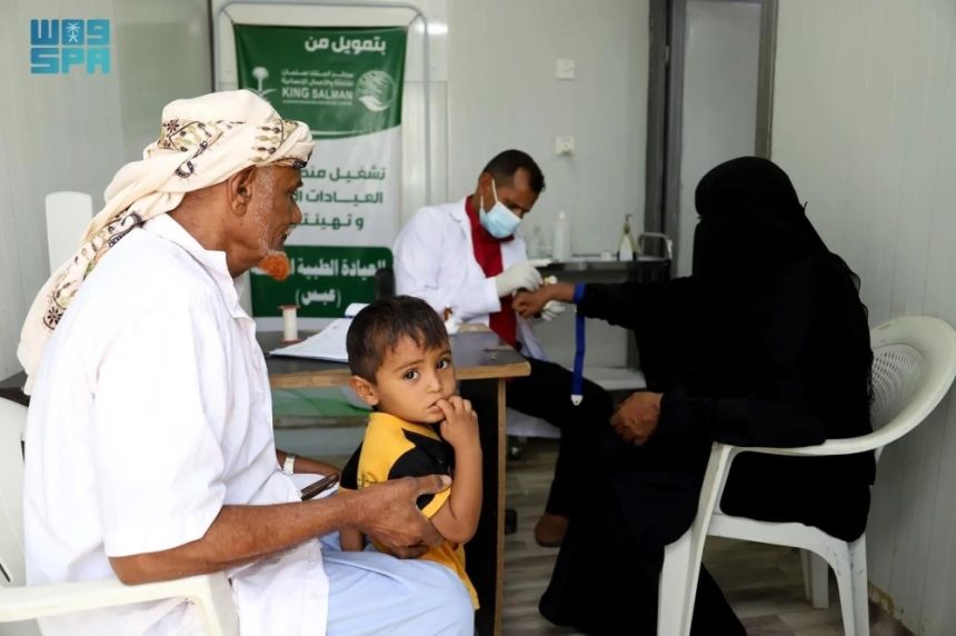 "الملك سلمان للإغاثة".. مشروعات ومبادرات إنسانية وطبية في الدول الصديقة