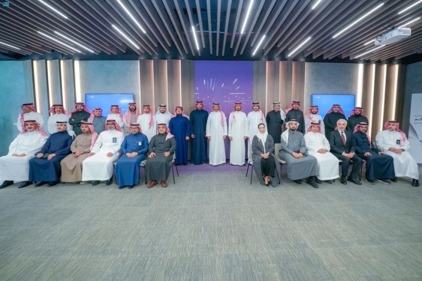 "الخريف" يبحث تعزيز تنافسية وكفاءة المنشآت في اجتماع المجلس الصناعي