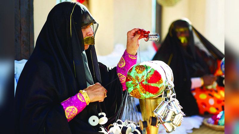 الامارات | تراث الإمارات في حماية 786 حِرفياً