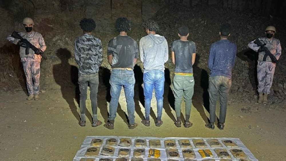 جازان.. القبض على 5 مخالفين لتهريبهم 50  كيلوجرامًا من الحشيش