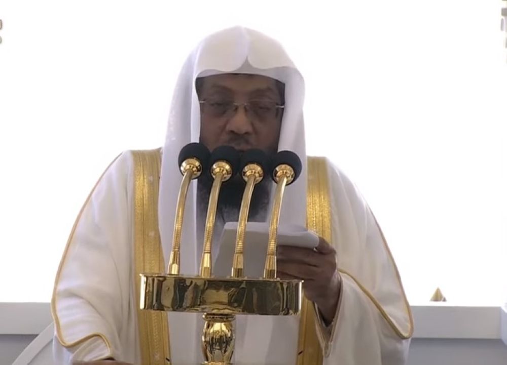 خطيب المسجد الحرام: تبديد الموارد واستغلال المناصب خيانة لأمانة الله