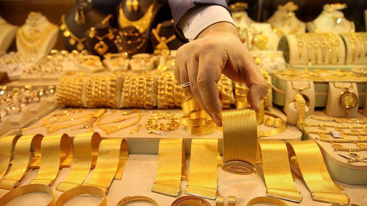 أسعار الذهب بكام النهاردة؟ وهل انخفضت الأسعار بعد قرارات البنك المركزي الجديدة