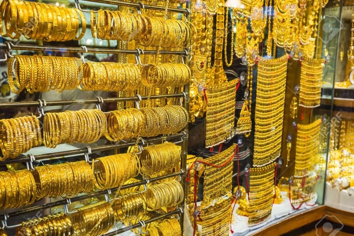 سعر الذهب يبدأ تعاملات السبت مستقراً بعد قرار البنك المركزي برفع الفائدة