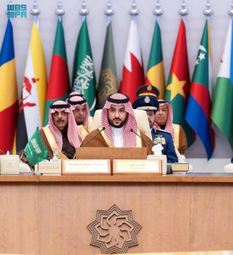 تراند اليوم : بالفيديو.. "وزير الدفاع" يعلن تقديم دعم لصندوق تمويل المبادرات في التحالف الإسلامي العسكري لمحاربة الإرهاب بـ 100 مليون ريال