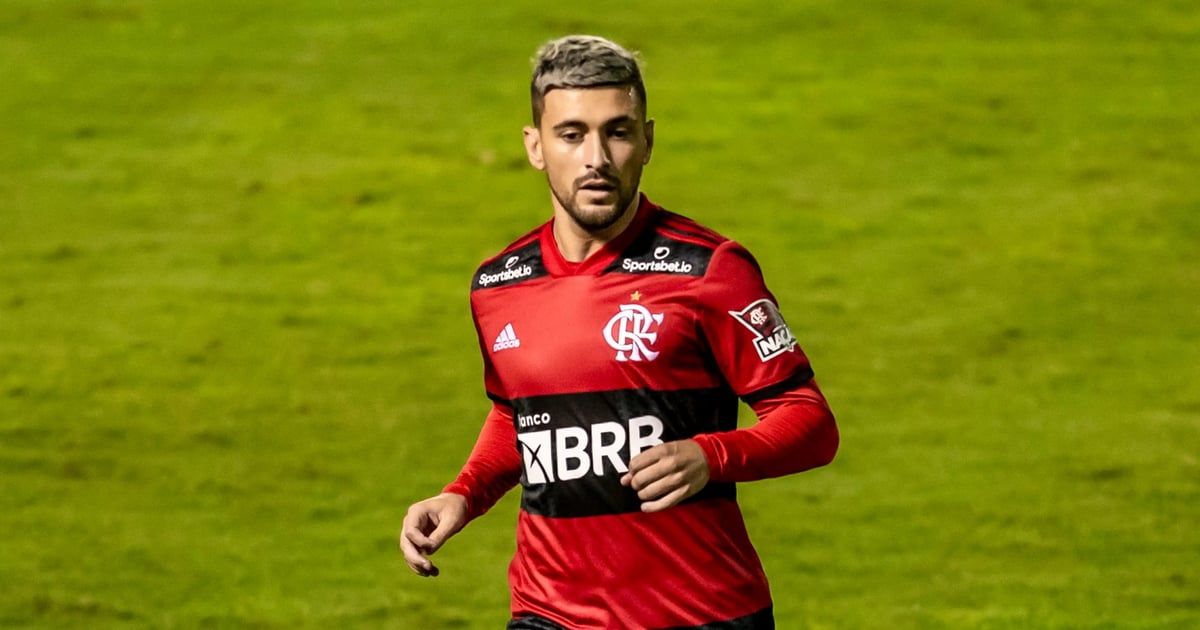 لاعب فلامنغو جيورجيان دي أراسكايتا على رادار الأندية السعودية