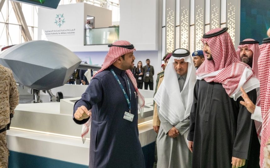 نيابة عن ولي العهد.. وزير الدفاع يفتتح معرض الدفاع العالمي 2024
