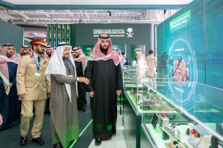 نيابة عن ولي العهد.. وزير الدفاع يفتتح معرض الدفاع العالمي 2024