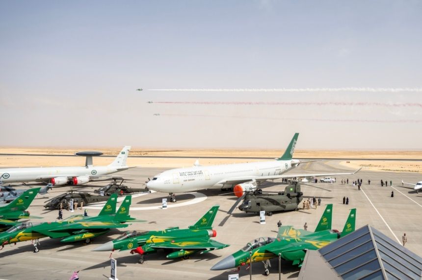 نيابة عن ولي العهد.. وزير الدفاع يفتتح معرض الدفاع العالمي 2024